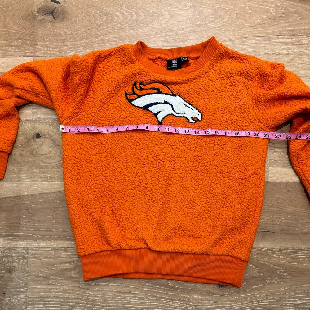Broncos NFL team store fleece like sweatshirt size small - Picture 3 of 5